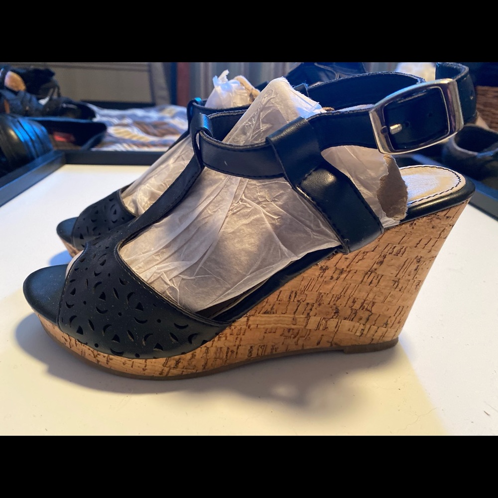 Penningtons wide width wedge sandals